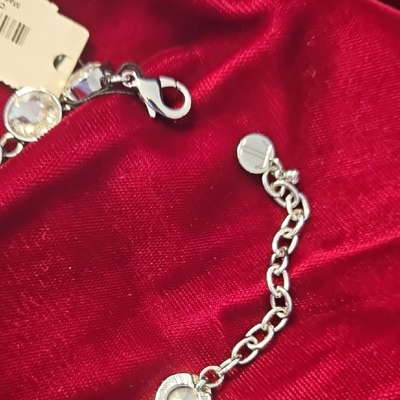 Talbots Elegant Green and Silver Necklace - Picture 5 of 6